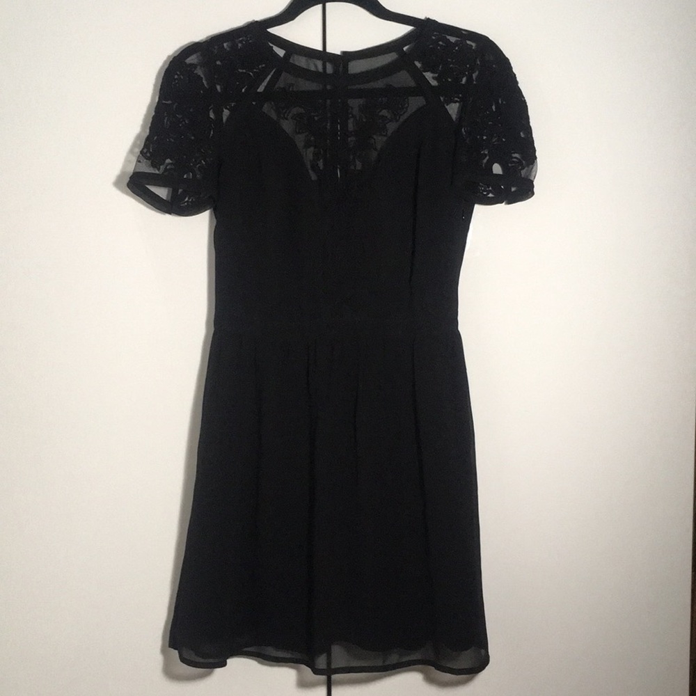 Kimchi Blue Emma Crepe Dress in black - Picture 5 of 6